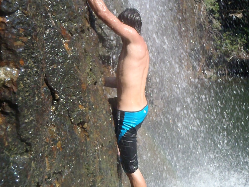 Waterfalls next to airlie beach climbing